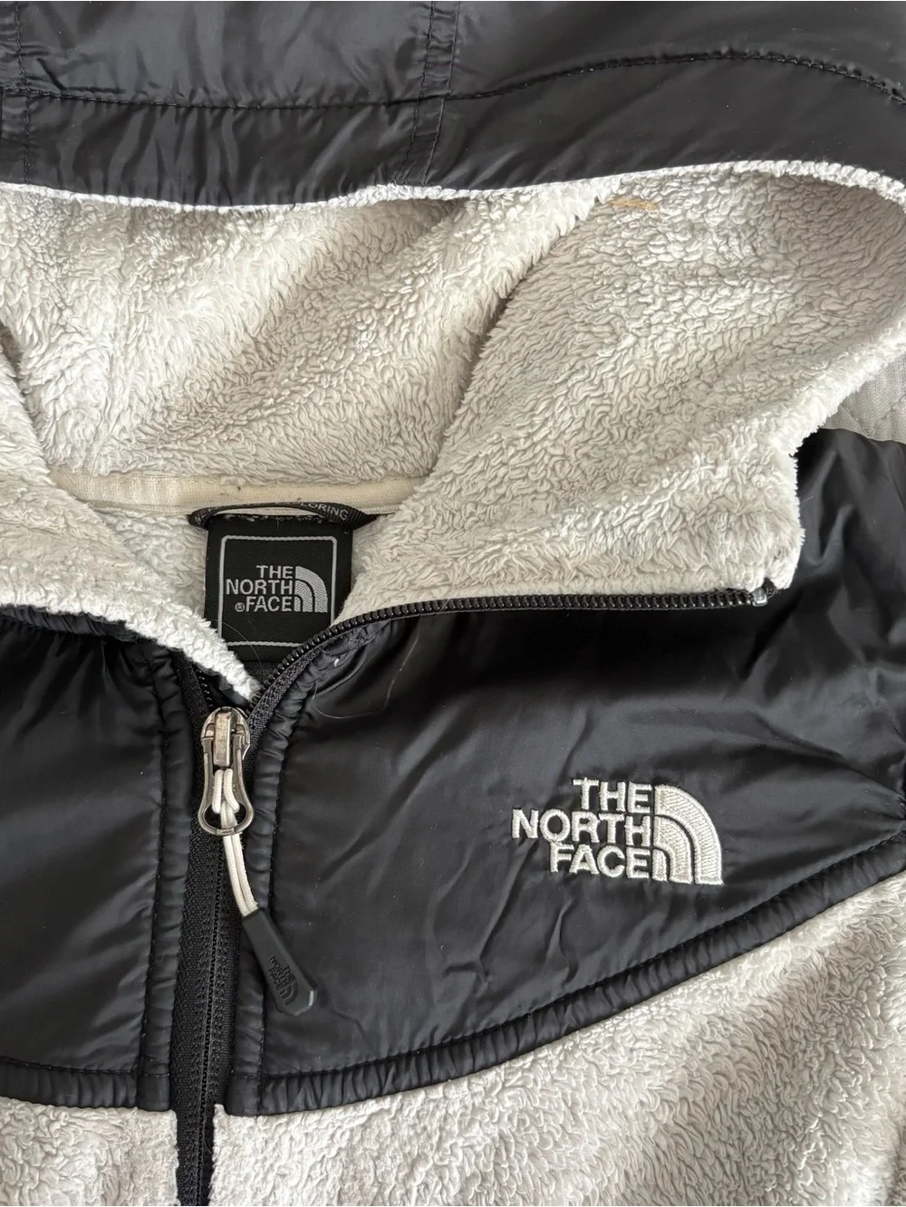 The North Face Kids Hooded Sherpa Jacket in White & Black